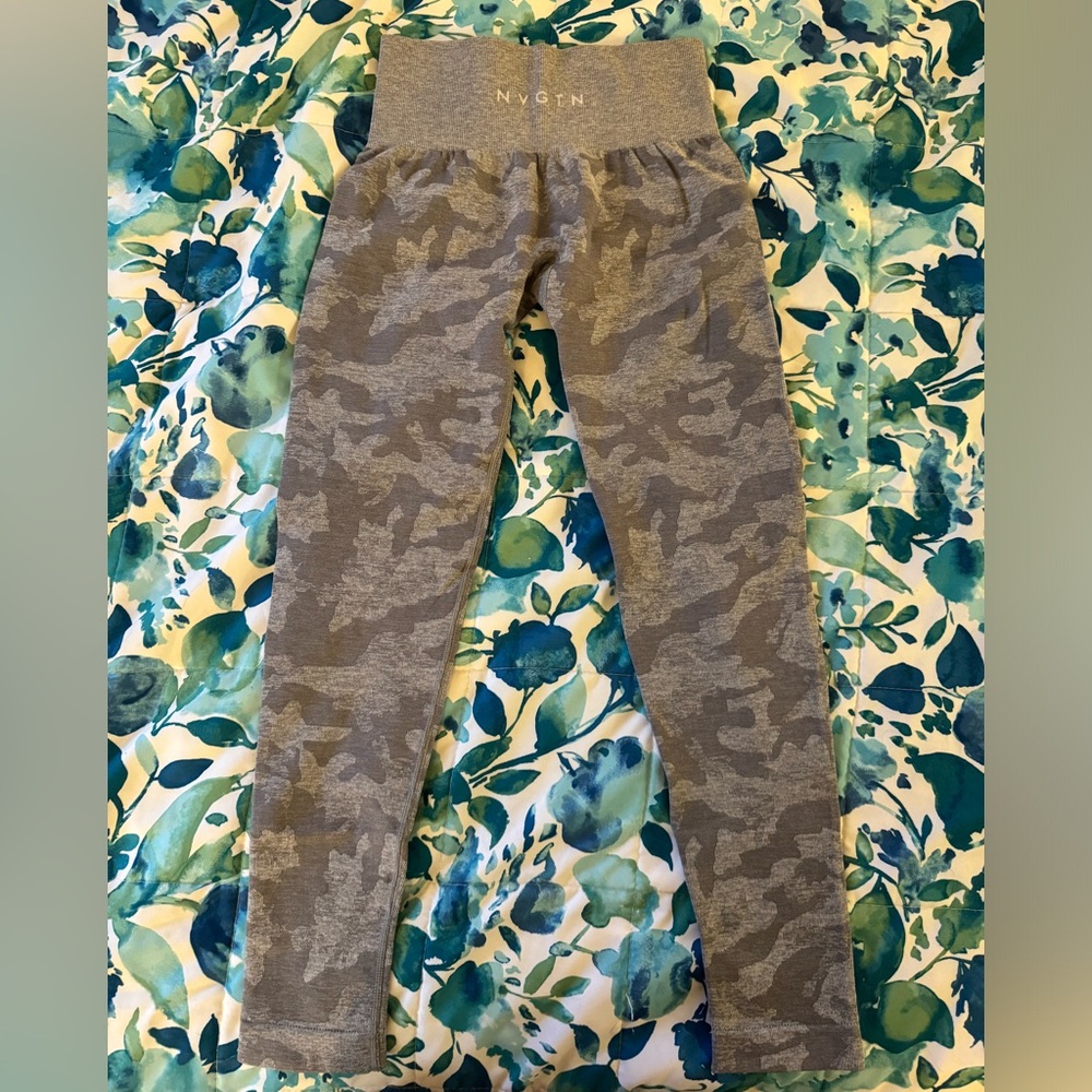 NVGTN Camo Seamless